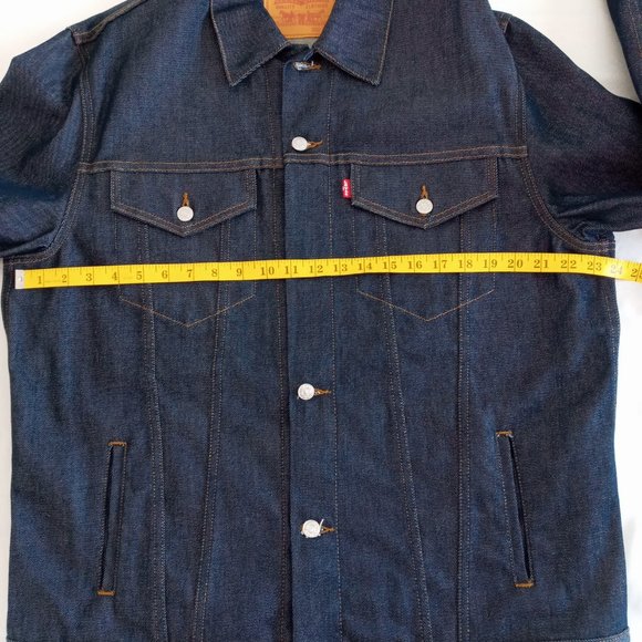 Levi's Dark wash rigid trucker jacket Size XXL but runs smaller  NWOT - Picture 3 of 8